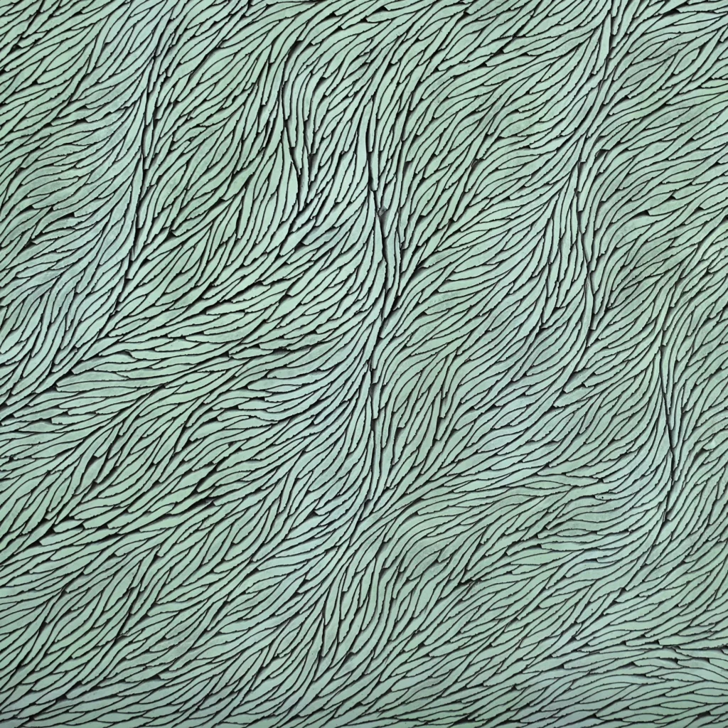 Un zoom sur une oeuvre sur mesure réalisée par l'atelier Mylène Mai pour le Soléal, navire appartenant à Ponant. Des teintes de bleu/vert, turquoise, en harmonie avec la colorimétrie du bateau.