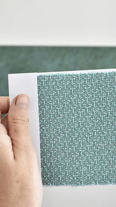 Echantillon de tissu référence couleur pour la réalisation d'une oeuvre sur mesure par l'atelier Mylène Mai