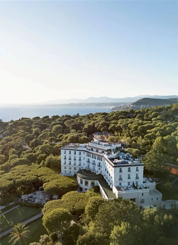 Vue aérienne du grnad hôtel du Cap, hôtel four seasons de saint jean cap ferrat.